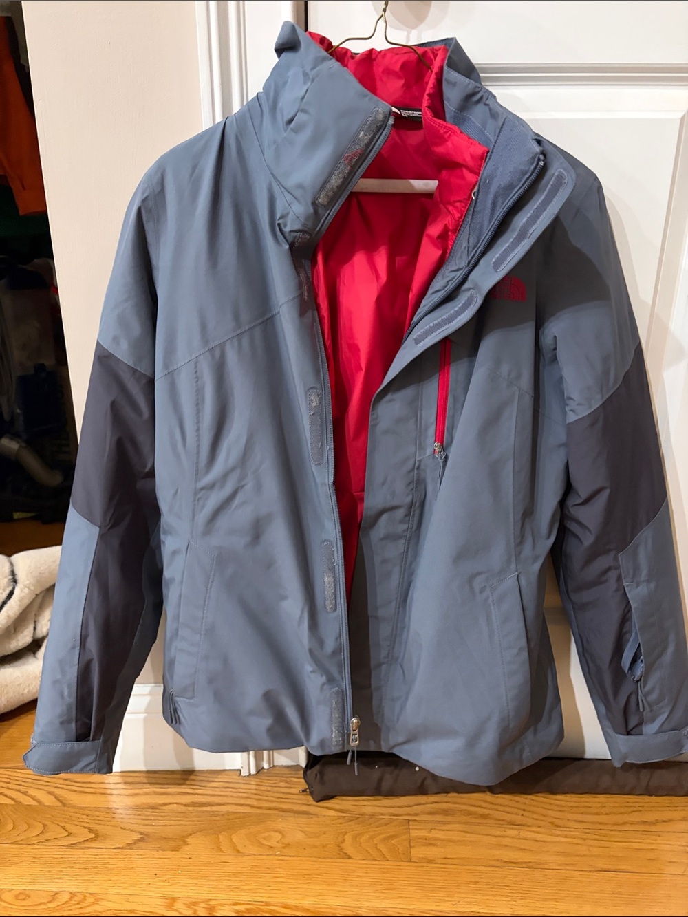 The North Face Men’s Slate Gray 3-in-1 Insulated Jacket with Red Lining
